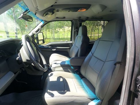 Used 2002 Ford Excursion XLT AWD/4WD image 14