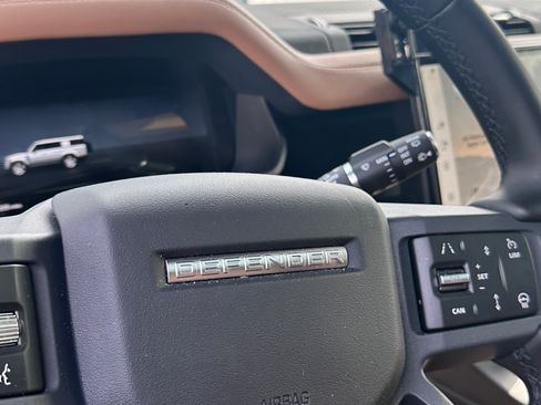 Used 2025 Land Rover Defender 130 S image 16