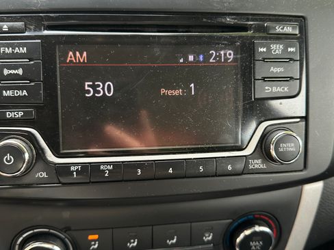 Used 2015 Nissan Sentra SV FWD image 20