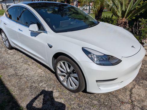 Used 2018 Tesla Model 3 Long Range image 11