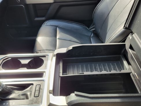 Used 2018 Ford F150 Lariat w/ Equipment Group 502A Luxury image 10