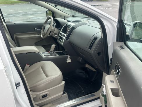 Used 2010 Ford Edge Limited AWD/4WD image 6