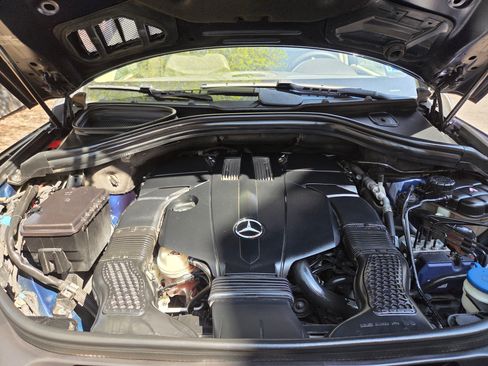 Used 2016 Mercedes-Benz GL 450 4MATIC image 10