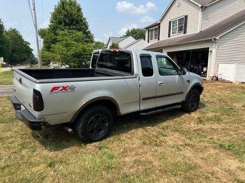 Used 2003 Ford F150 XLT AWD/4WD image 17