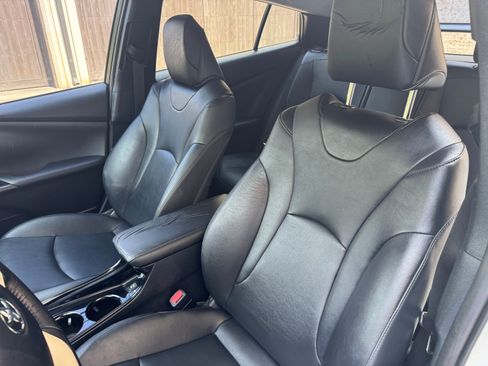 Used 2017 Toyota Prius Two image 20