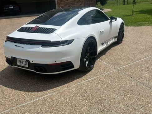 Used 2021 Porsche 911 Carrera w/ Premium Package RWD image 8