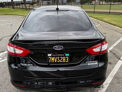 Used 2016 Ford Fusion Energi Titanium FWD image 9