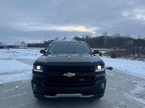 Used 2019 Chevrolet Silverado 1500 LT w/ All Star Edition image 2
