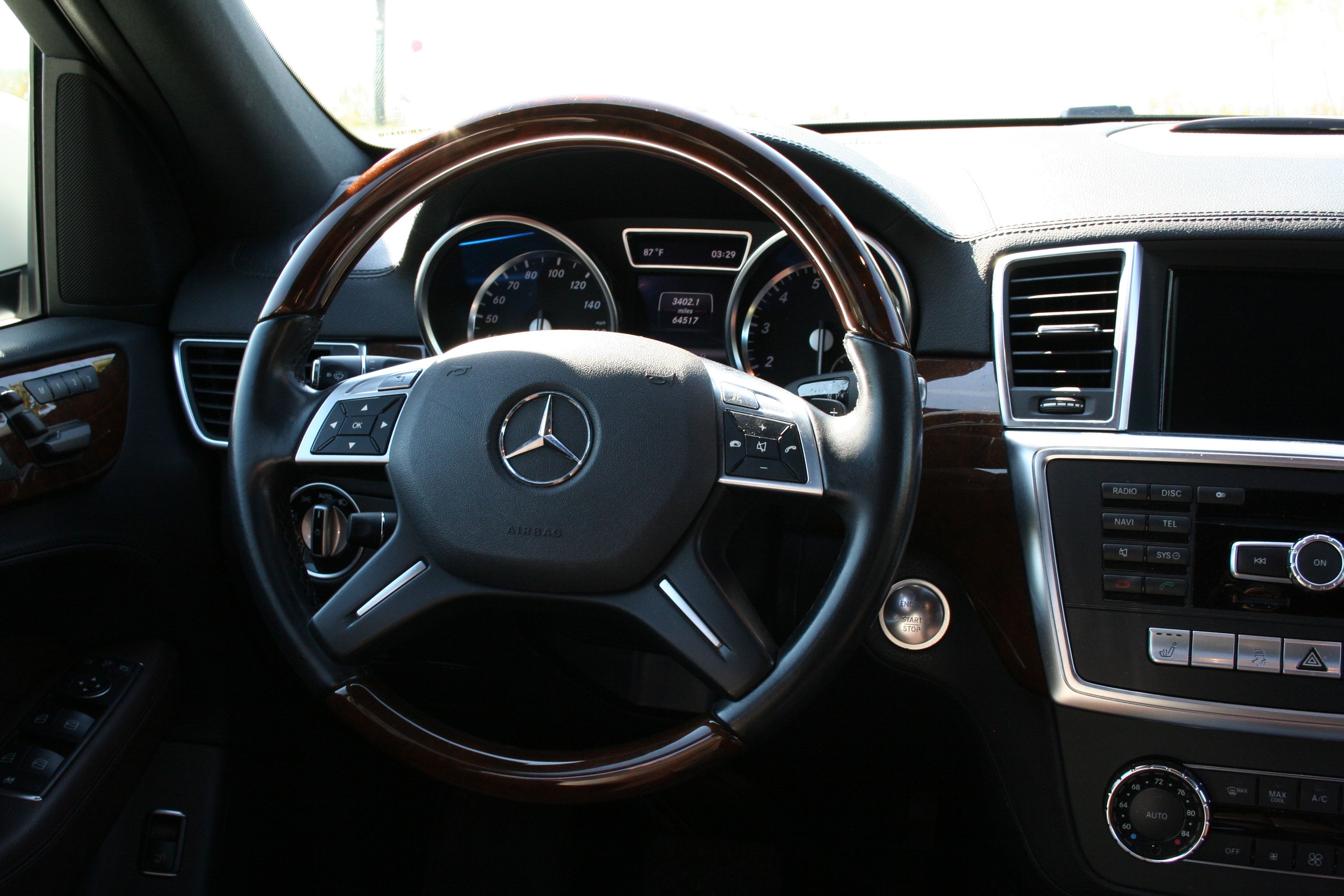 Used 2013 Mercedes-Benz ML 550 4MATIC image 19