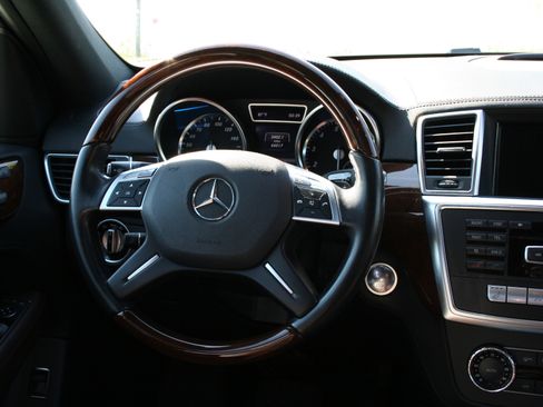 Used 2013 Mercedes-Benz ML 550 4MATIC image 19