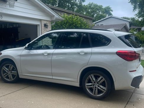 Used 2019 BMW X1 xDrive28i w/ M Sport Package AWD/4WD image 4