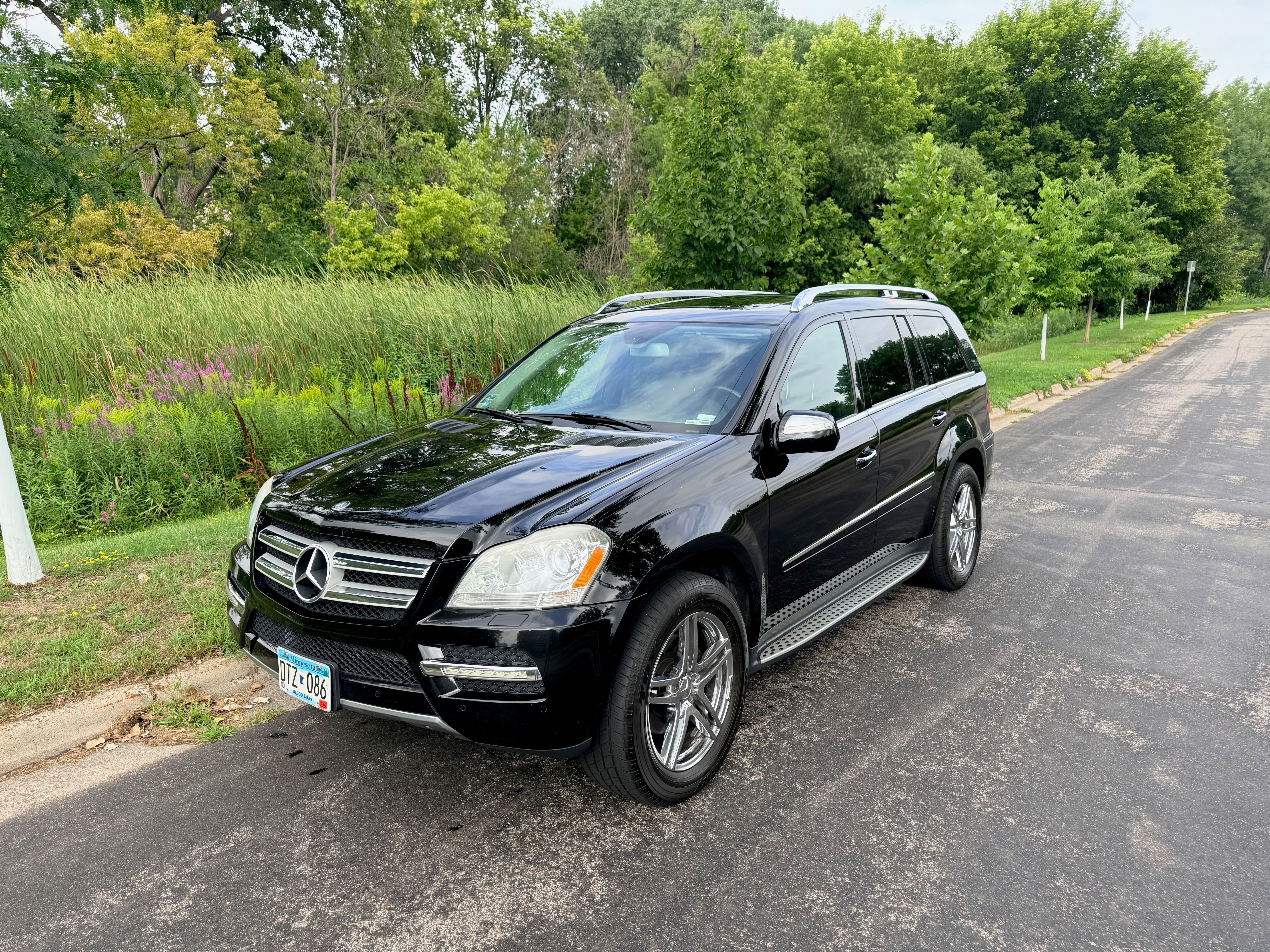 Used 2010 Mercedes-Benz GL 450 4MATIC image 2