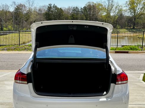 Used 2018 Genesis G80 5.0 Ultimate RWD image 12