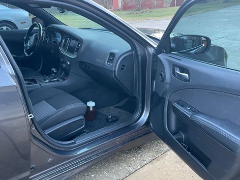 Used 2022 Dodge Charger R/T w/ Harman/Kardon Audio Group image 5