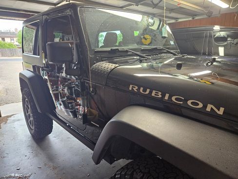 Used 2015 Jeep Wrangler Rubicon w/ Power Convenience Group image 2