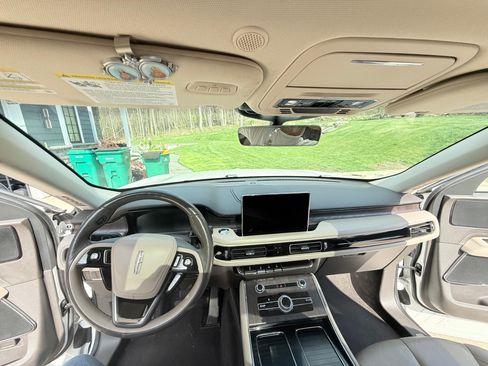 Used 2023 Lincoln Aviator Reserve w/ Elements Package Plus AWD/4WD image 8