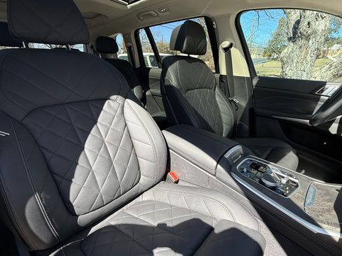 Used 2024 BMW X7 xDrive40i image 12