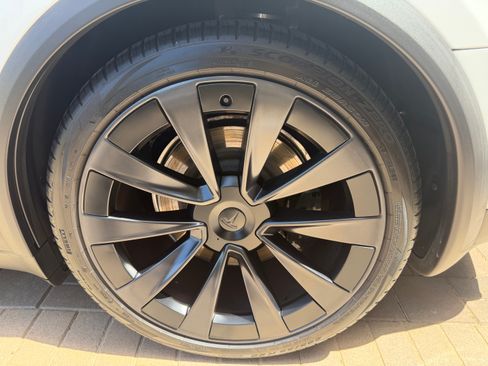 Used 2022 Tesla Model X AWD/4WD image 23