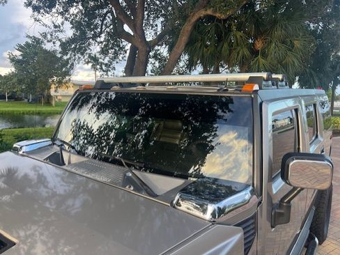 Used 2005 HUMMER H2 w/ Preferred Equipment Group image 9