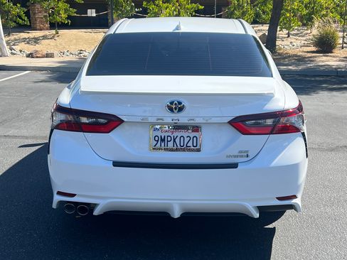 Used 2024 Toyota Camry SE image 6
