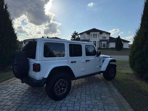 Used 2025 Jeep Wrangler Unlimited Rubicon image 15