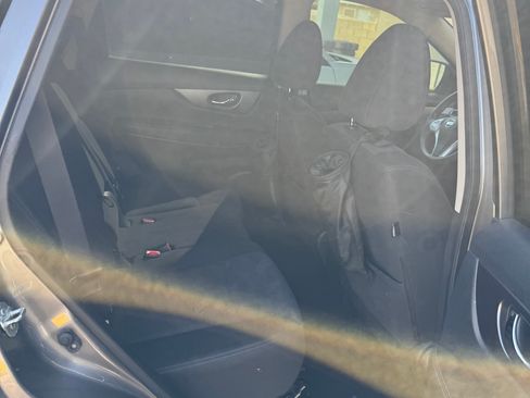 Used 2016 Nissan Rogue SV image 14