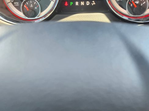 Used 2016 Dodge Grand Caravan SXT image 12