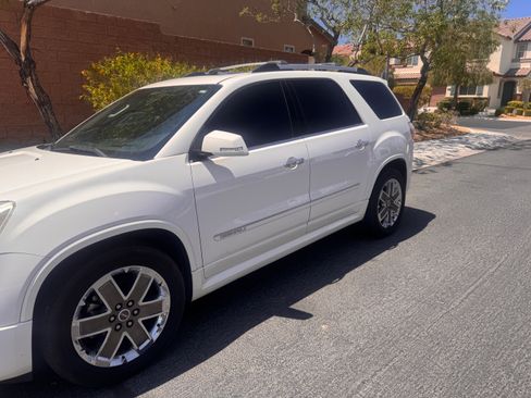 Used 2011 GMC Acadia Denali FWD image 4