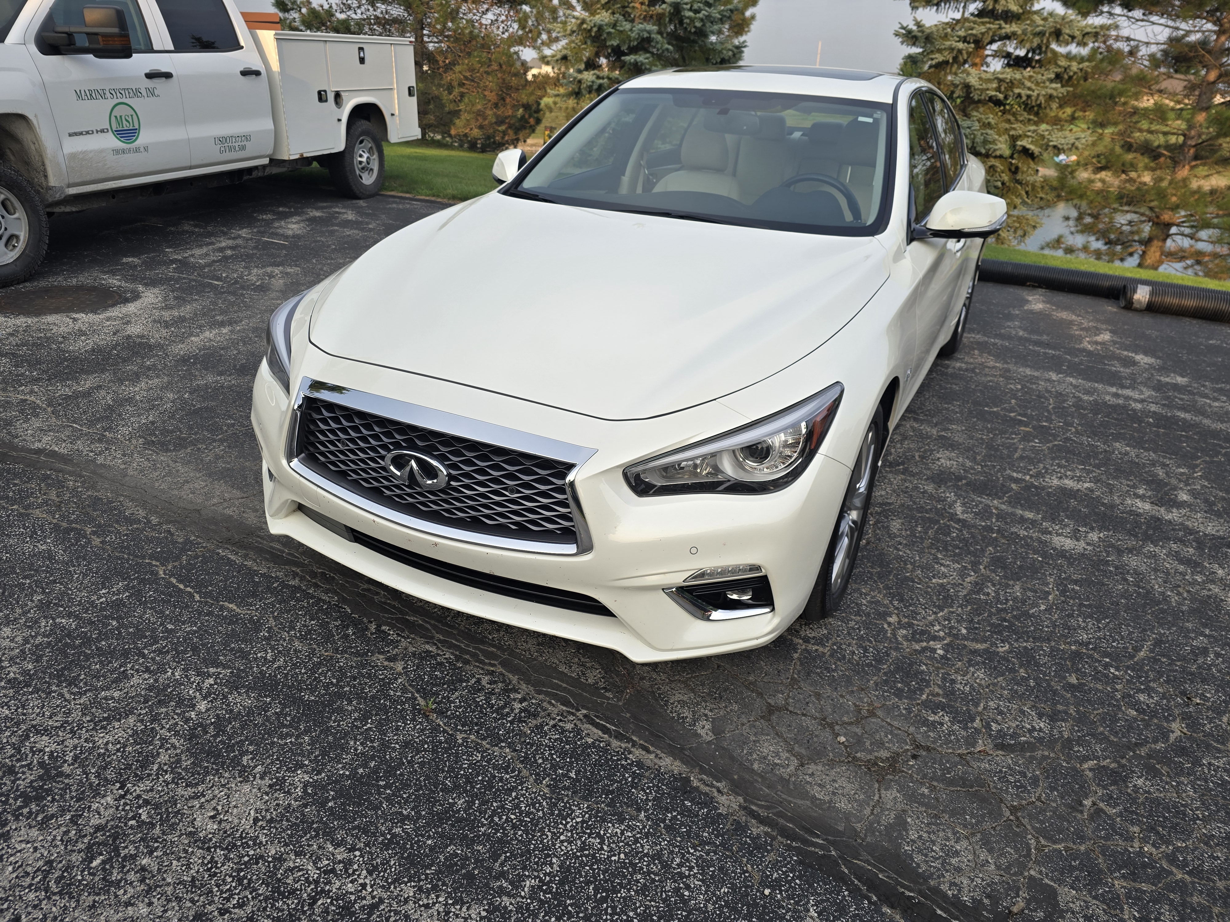 Used 2020 INFINITI Q50 Luxe w/ Essential Package (3.0T Luxe) AWD/4WD image 2