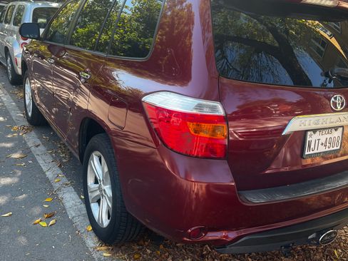 Used 2010 Toyota Highlander Limited image 20