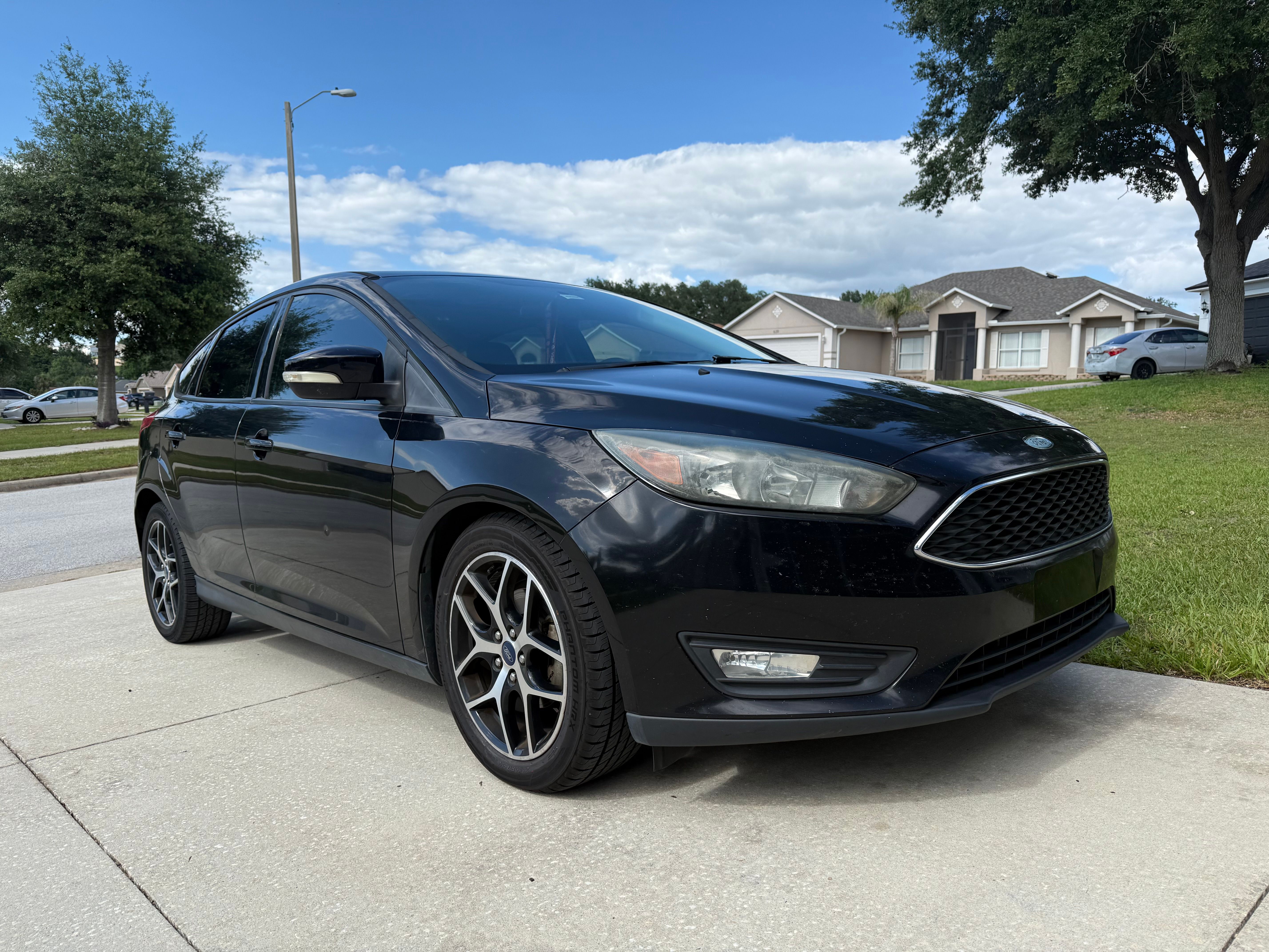 Used 2017 Ford Focus SEL w/ Cold Weather Package FWD image 1