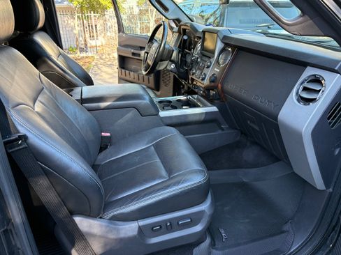 Used 2015 Ford F250 Lariat w/ Lariat Ultimate Package image 25