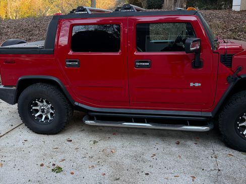 Used 2005 HUMMER H2 SUT w/ Preferred Equipment Group image 1