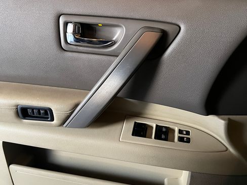 Used 2006 INFINITI FX35 2WD w/ (G02) Touring Pkg image 16