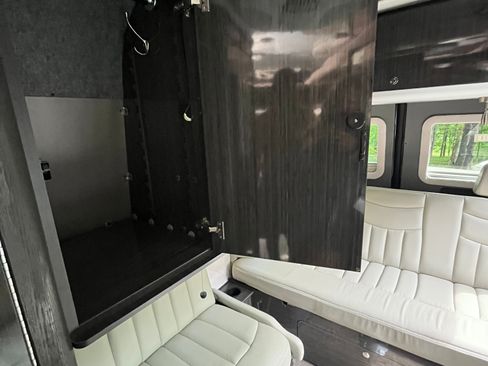 Used 2011 Mercedes-Benz Sprinter 3500 image 17