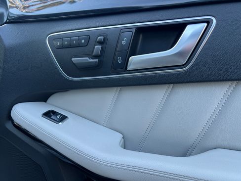 Used 2013 Mercedes-Benz E 350 Sedan image 31