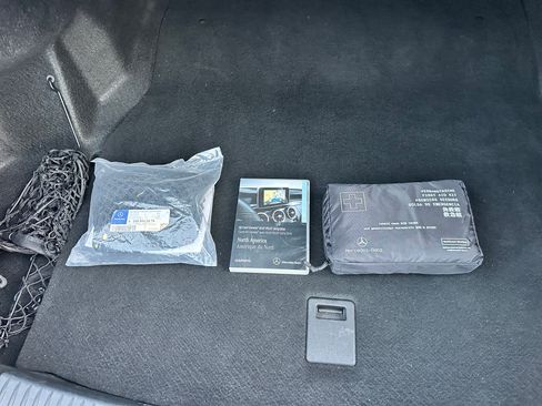 Used 2015 Mercedes-Benz C 300 Sedan image 28