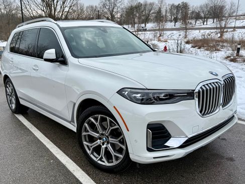 Used 2022 BMW X7 xDrive40i w/ Premium Package image 1