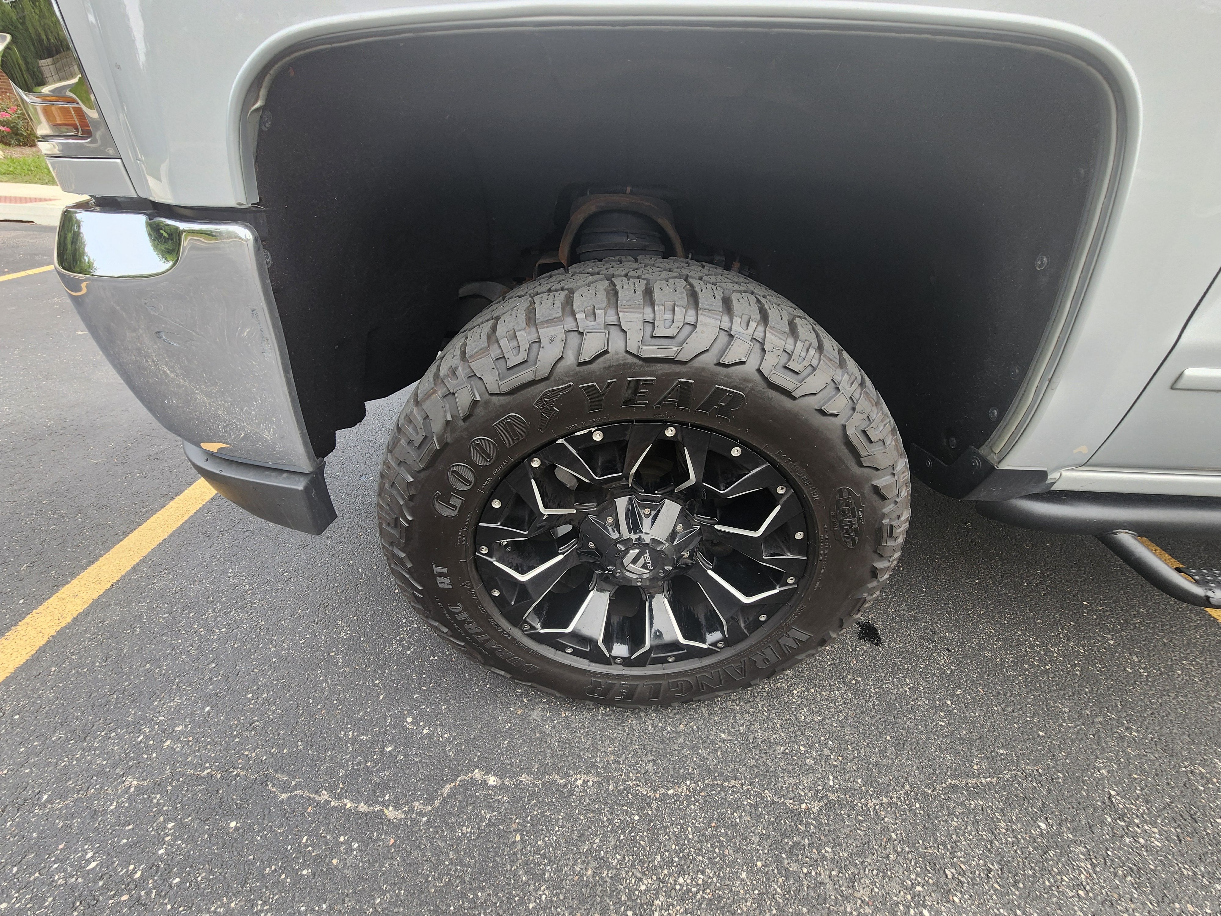 Used 2018 Chevrolet Silverado 1500 LT w/ All Star Edition AWD/4WD image 17