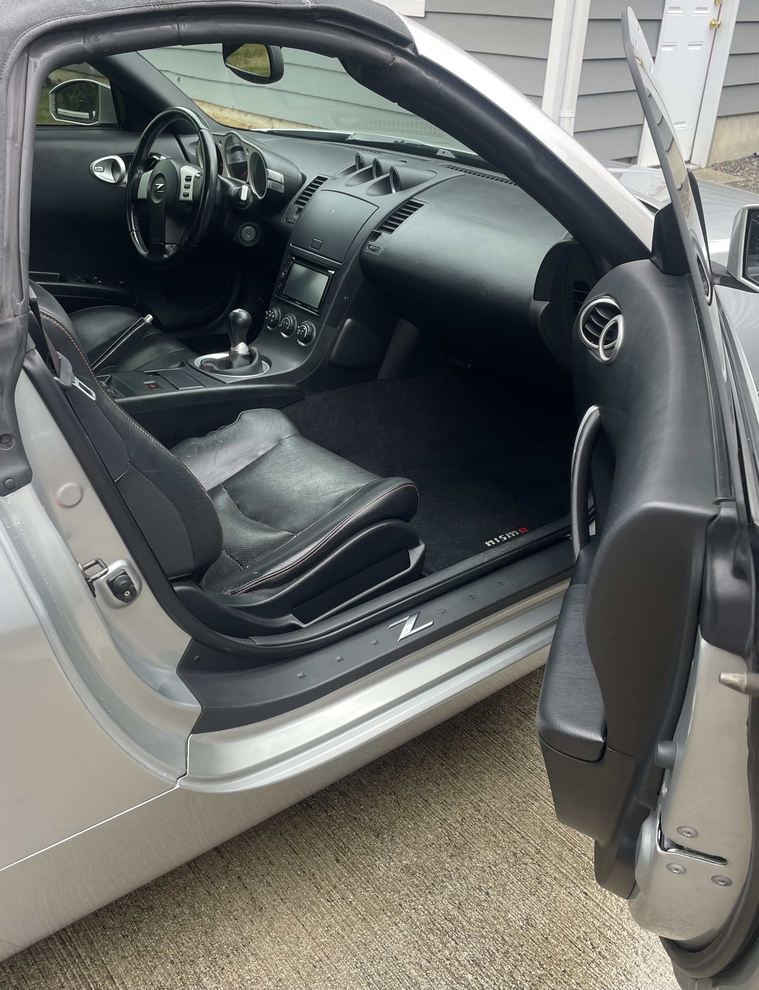 Used 2005 Nissan 350Z Touring RWD image 6