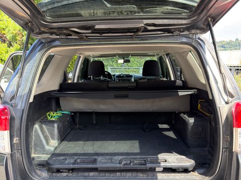 Used 2010 Toyota 4Runner SR5 AWD/4WD image 11