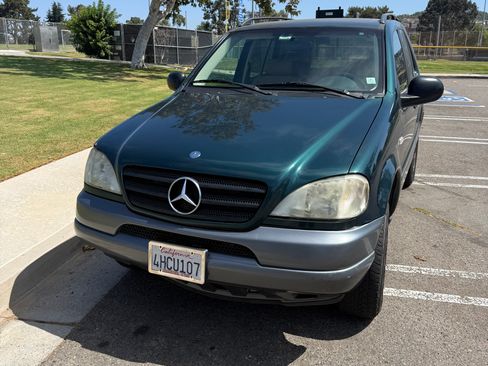 Used 1999 Mercedes-Benz ML 320 4MATIC image 1