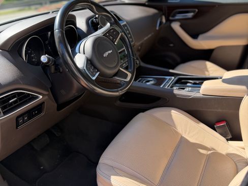 Used 2018 Jaguar F-PACE Prestige image 5