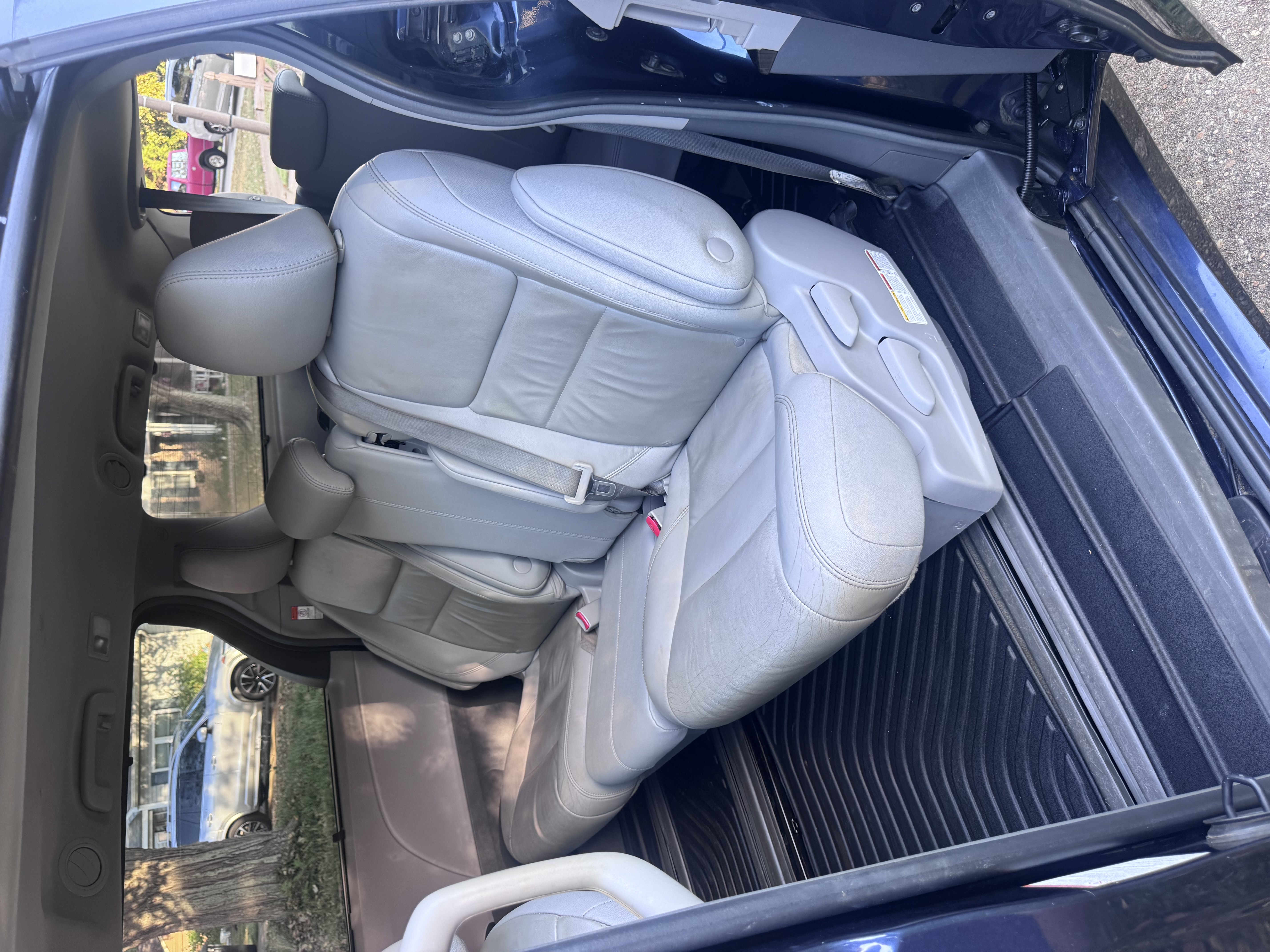 Used 2018 Toyota Sienna XLE FWD image 13