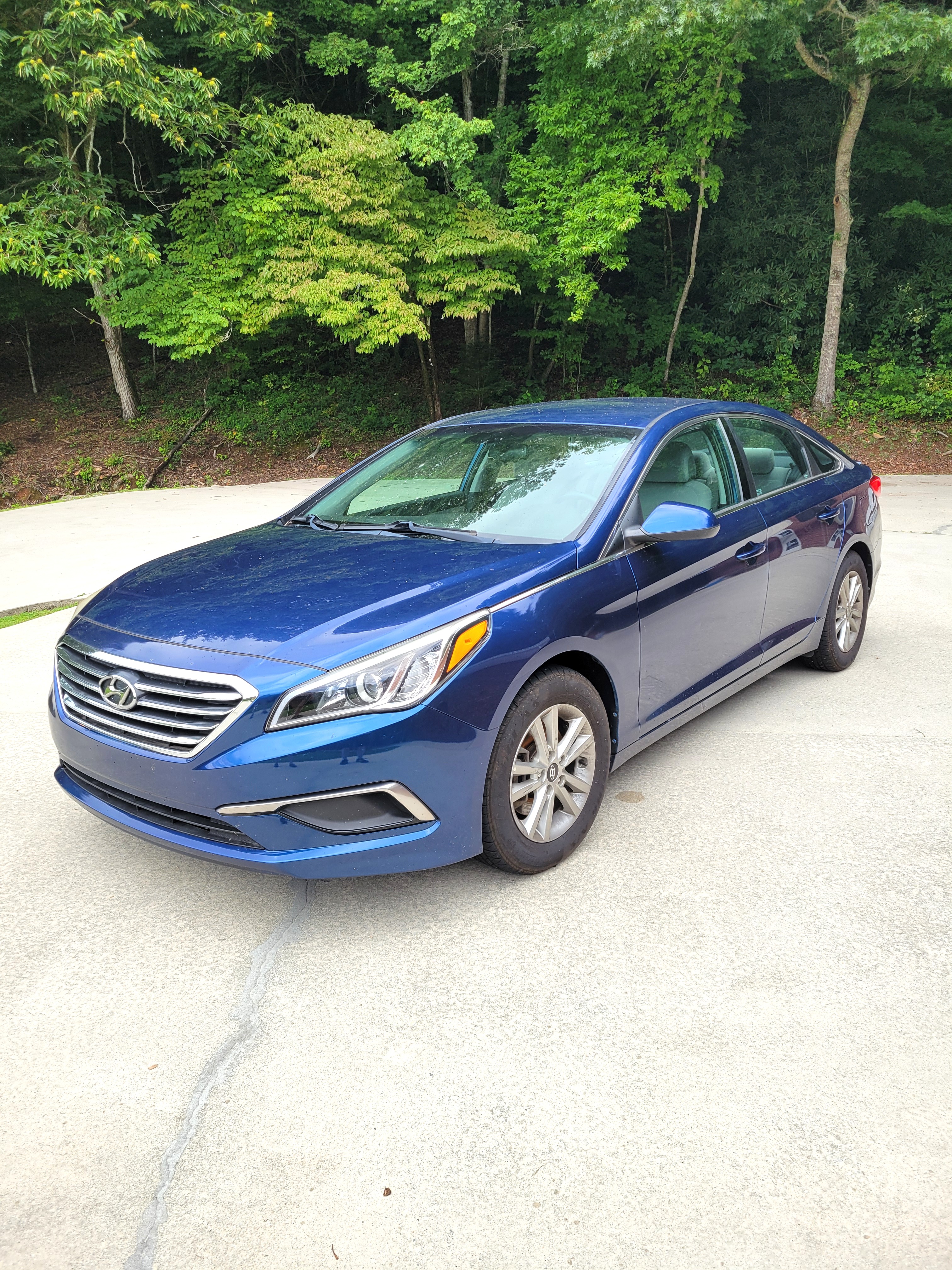 Used 2017 Hyundai Sonata SE FWD image 1