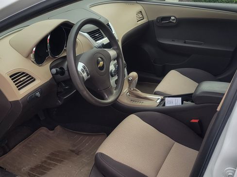 Used 2010 Chevrolet Malibu LS image 11