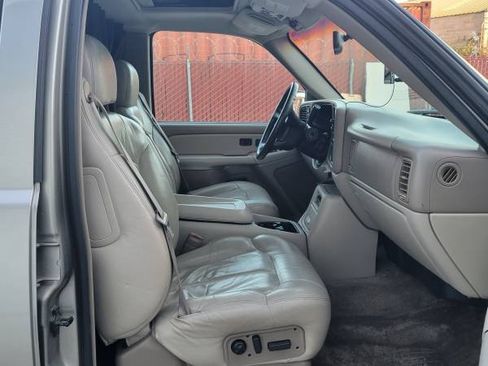 Used 2001 Chevrolet Suburban LT w/ LT Preferred Equipment Group image 5