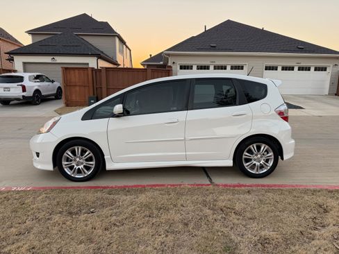 Used 2011 Honda Fit Sport image 4