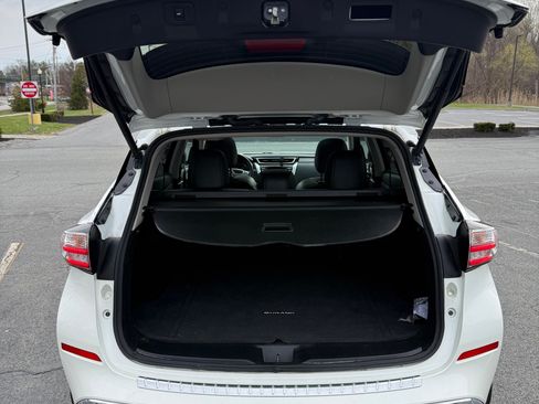 Used 2018 Nissan Murano SL w/ Moonroof Package image 16