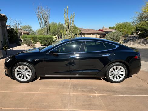 Used 2018 Tesla Model S 100D image 1